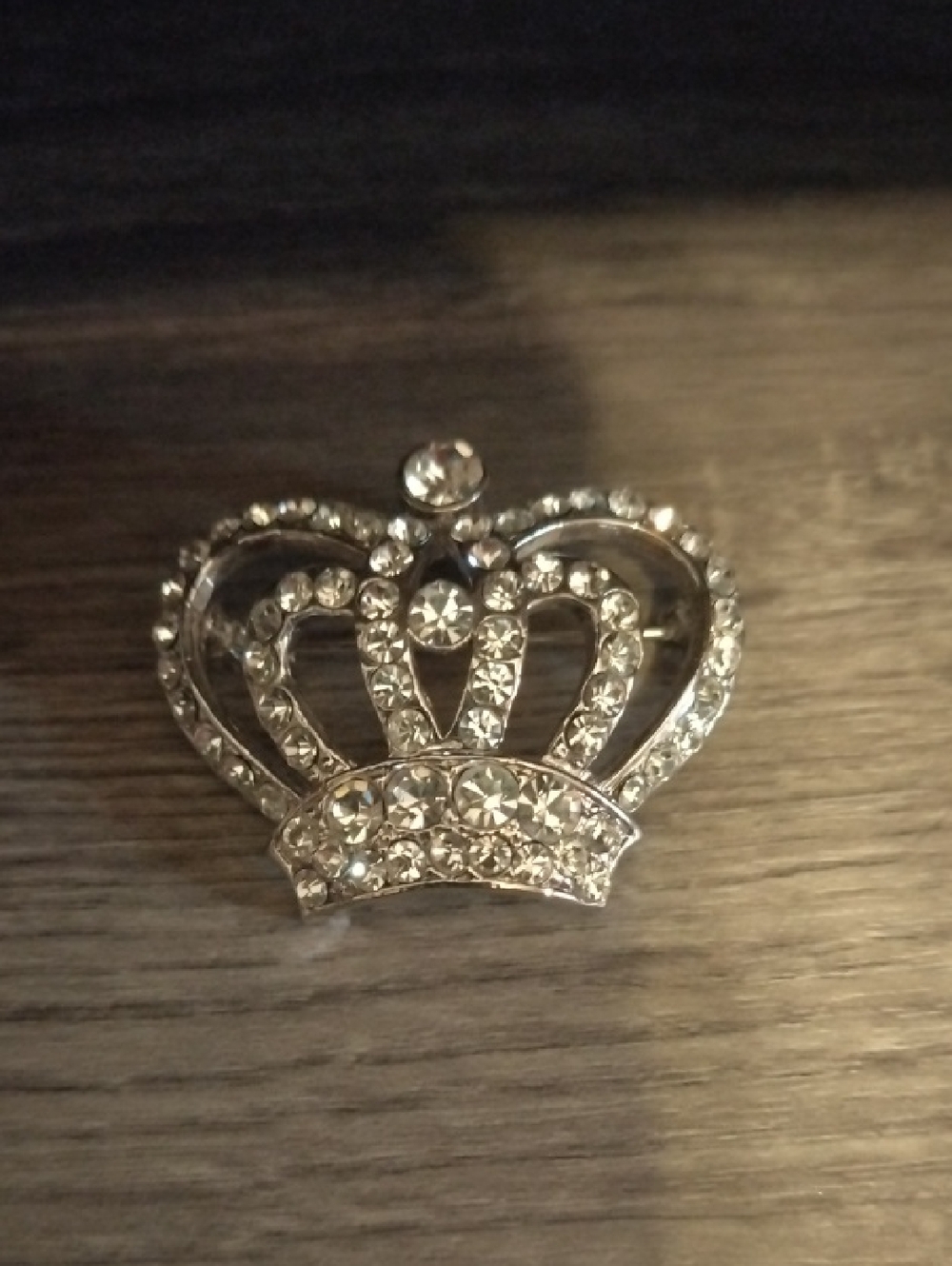 Queen King Royal Crown Rhinestone Brooch Pin Silvertone Y2K 2000s Glam.